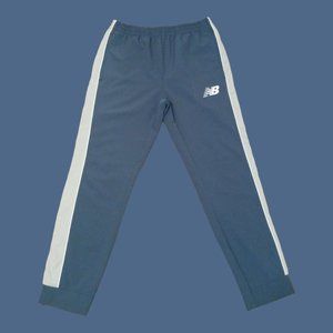 New Balance Men's jogger in Blue Size Small